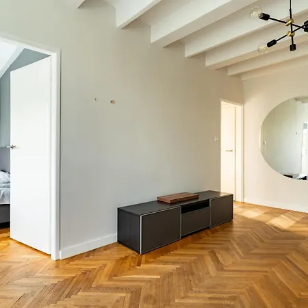 Apartment Seaside Homely By Bookinghost *